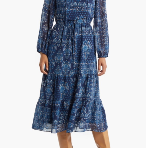 julia jordan Dresses & Skirts - Julia Jordan Tiered Long Sleeve Drawstring Waist Dress
